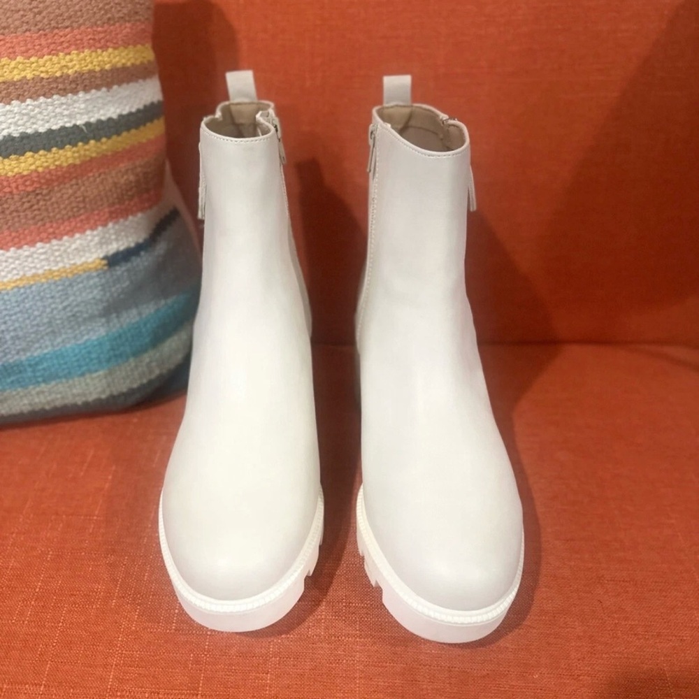 Dolce Vita White Nessie Lug Sole Boots